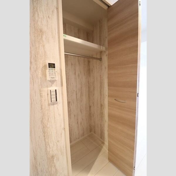 響503号室 クローゼット