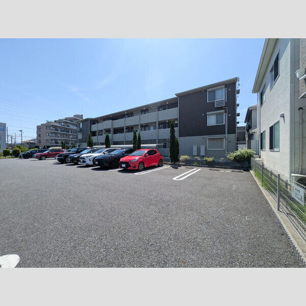 リリオコート203号室 駐車場