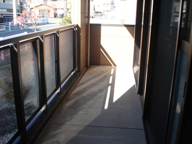 コンフォートレジデンス103号室 ベランダ