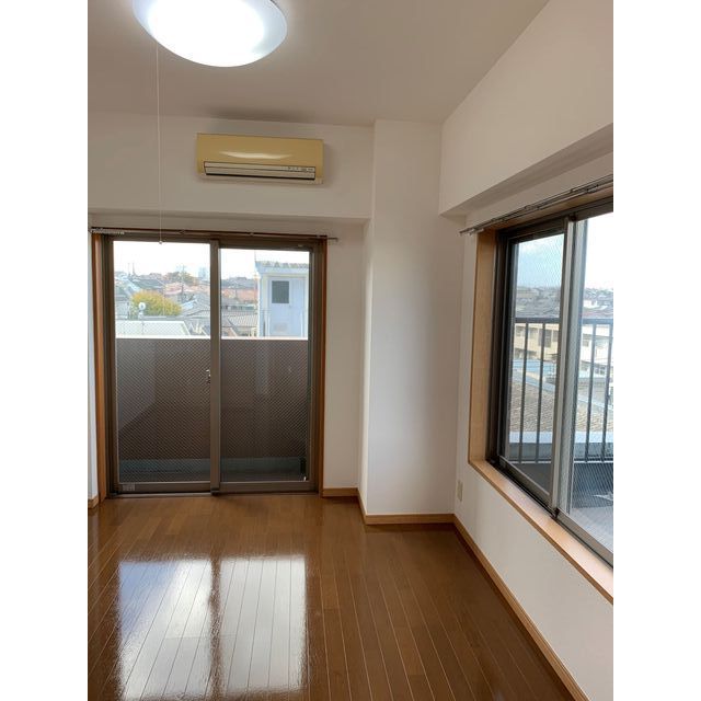 ニューシティアパートメンツ久が原0503号室 リビング