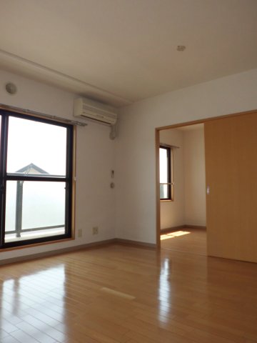 メゾン北寺尾 リビング