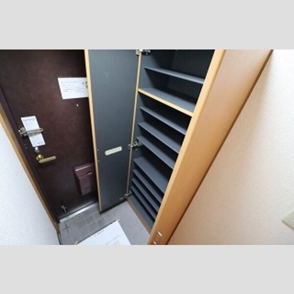 コモード　A203号室 シューズボックス