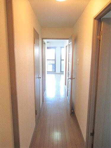 エス・バイ・エルマンション越谷3階 廊下　※前回募集時2020年10月写真