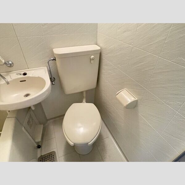 コンフォール小泉408号室 トイレ