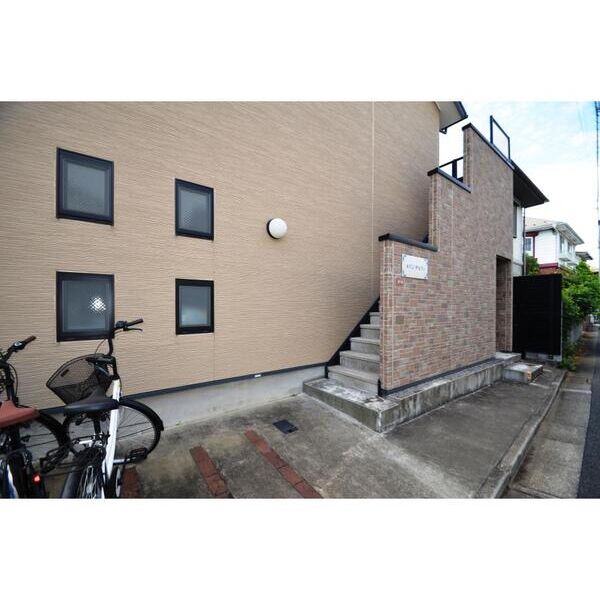 メゾン・デルフィ エントランス