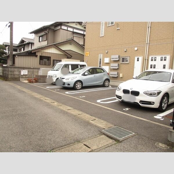 M・T・Le・Lien 駐車場