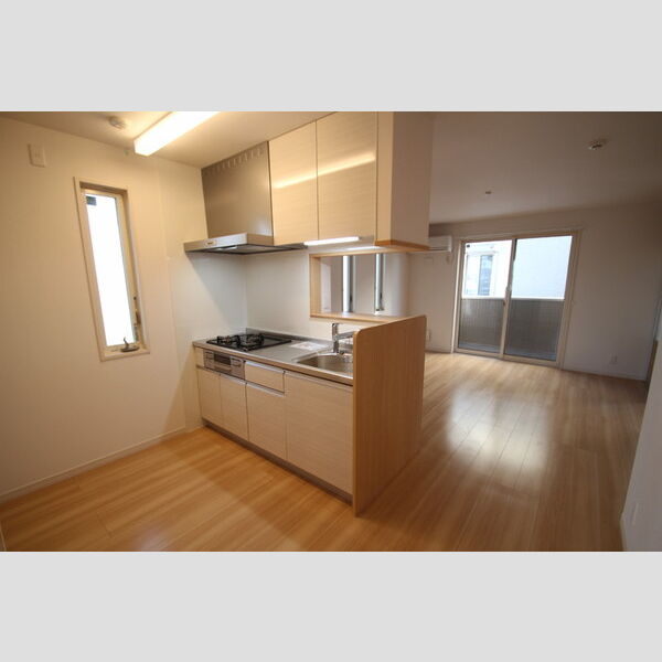 プランドールB302号室 キッチンはガス3口グリル付き!