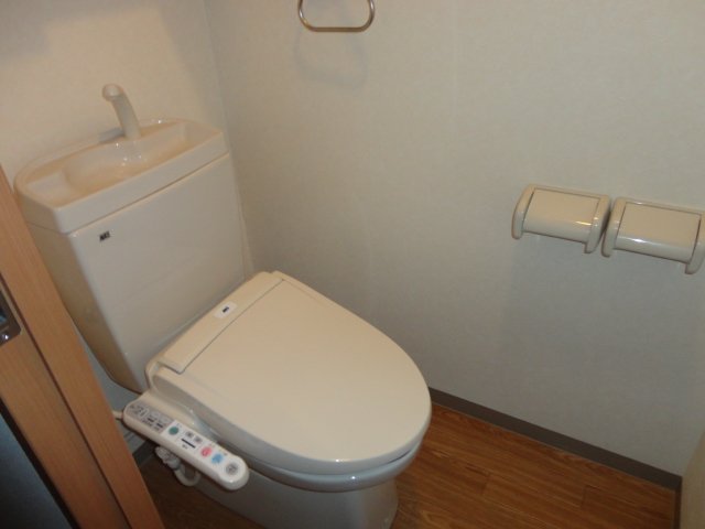 サンライフ・プラザ205号室 シャワー付トイレ