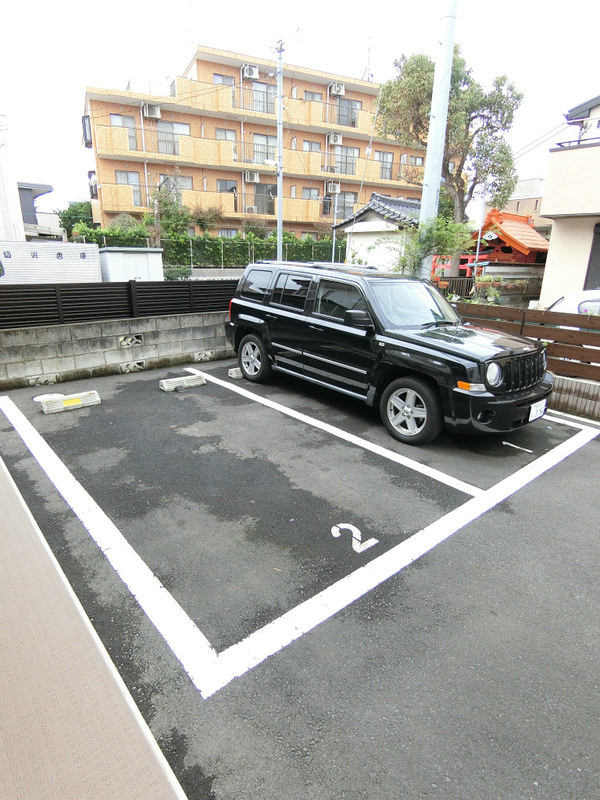 リブリ・湘南シティ1階 駐車場