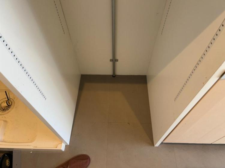 G APARTMENT3階 玄関