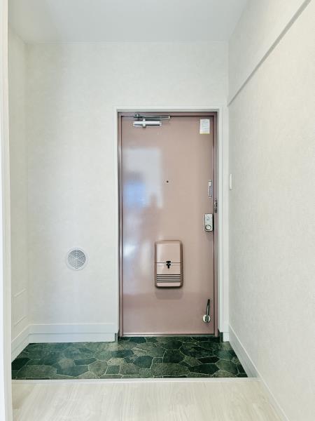 シャルム・Ｋ・カーサ4階 玄関