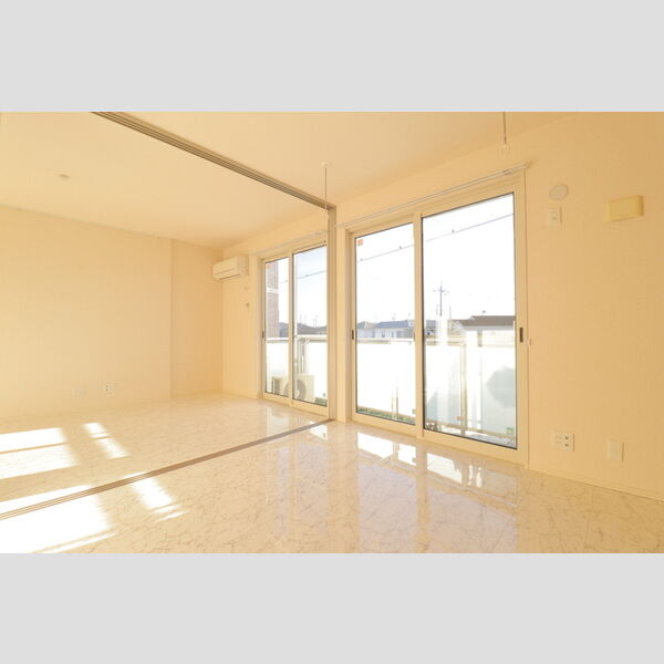 ヘリオス吉川美南　ガイア106号室 洋室