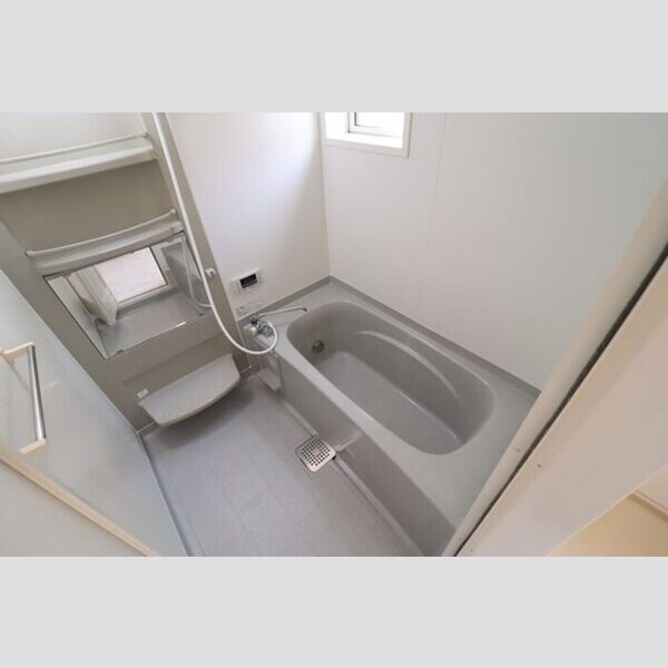 リビングタウン大金平　B 浴室