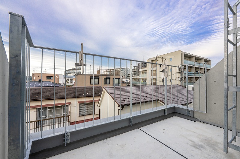 Fons Lucis Izumi3階 バルコニー