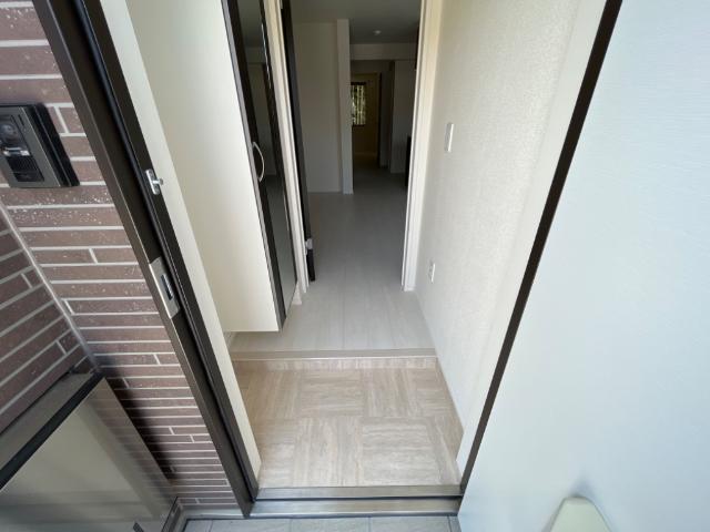 グリンコート102号室 玄関