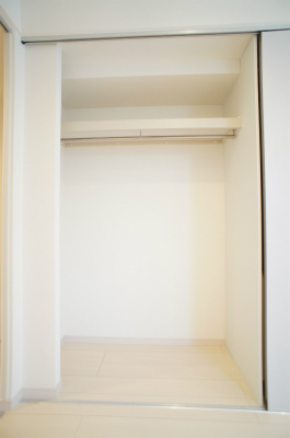 リブリ・ジュネス聖1階 収納