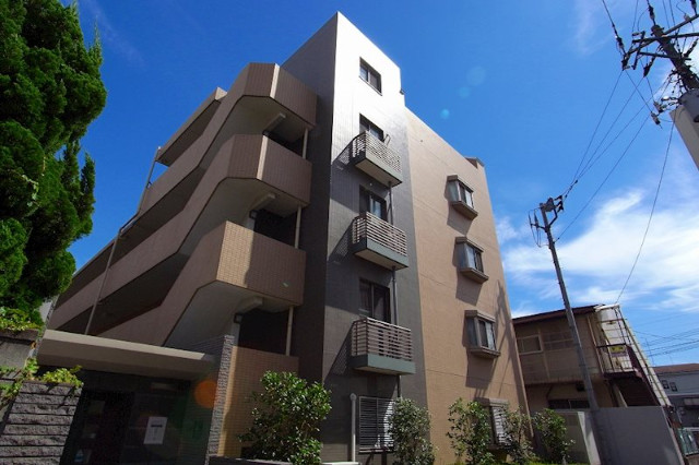 ラ・パラドール中山3階 外観