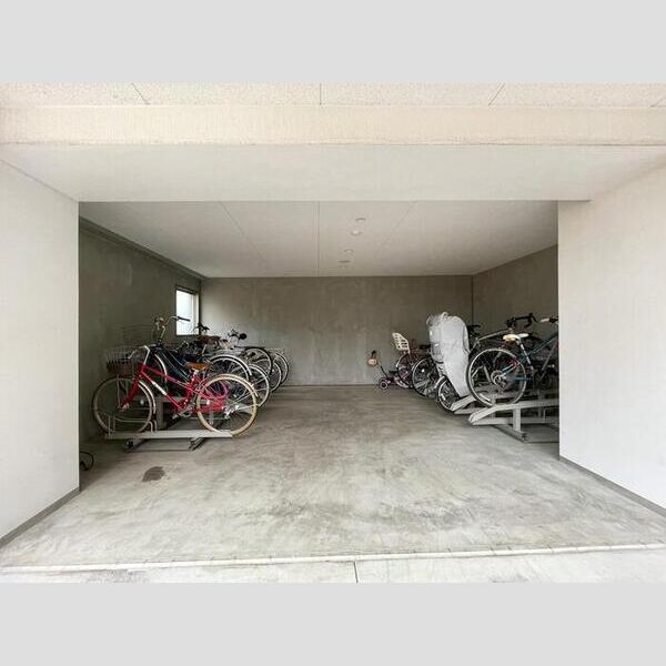 GRAN COURT YONO0605号室 駐輪場