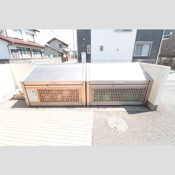 ルミエール西府　A ゴミストッカー