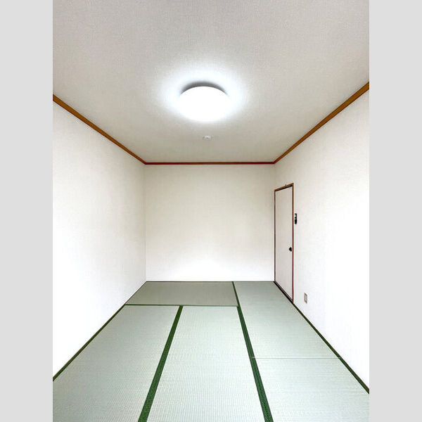 チャーリーズマンションⅡ301号室 和室