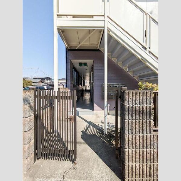 ガーデンハイツ105号室 エントランス