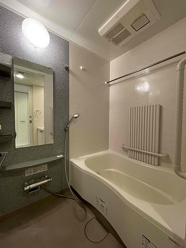 クロスレジデンス白金高輪 浴室　※2022年4月撮影