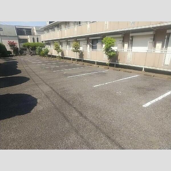 フォレストヴィラ北斗 駐車場