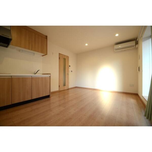 アヴェニュー唐木田 リビング