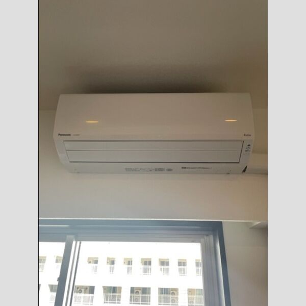 ロイヤルパークス西新井1025号室 リビング