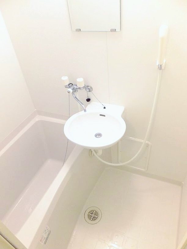 レオパレスハイム　つくば101号室 バストイレ別、浴室乾燥機付き