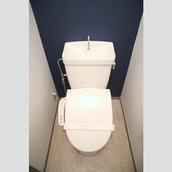 ヴァンベール東川口　Ⅴ103号室 温水洗浄便座