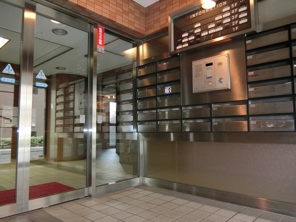 ライオンズマンシヨン三鷹台206号室 エントランス