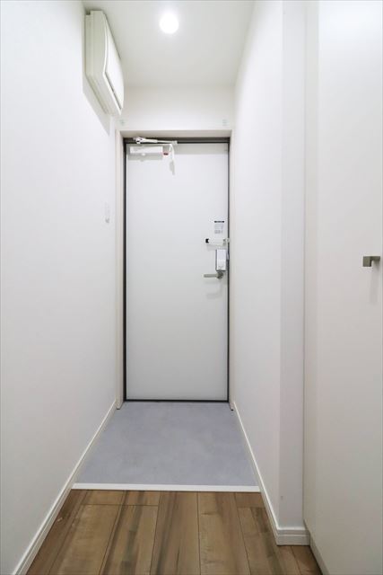 オリーブ舎人1階 玄関