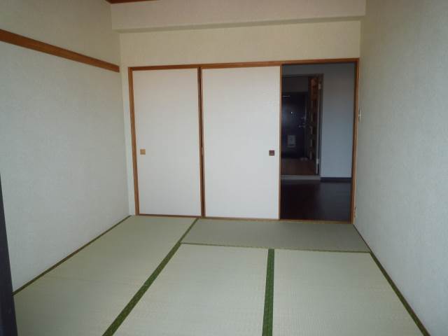ヒルズ大倉山 和室には押入