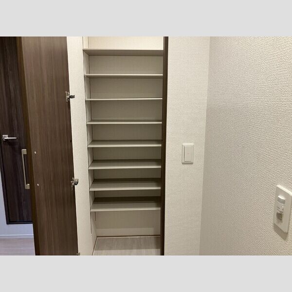 D-room畑沢B 玄関