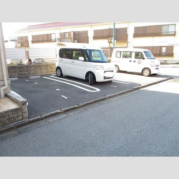 フォルトゥナート 駐車場