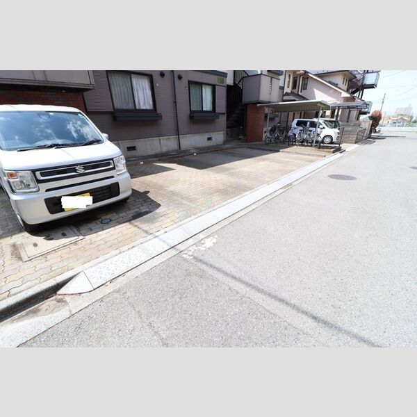 プリムローズ　A 駐車場