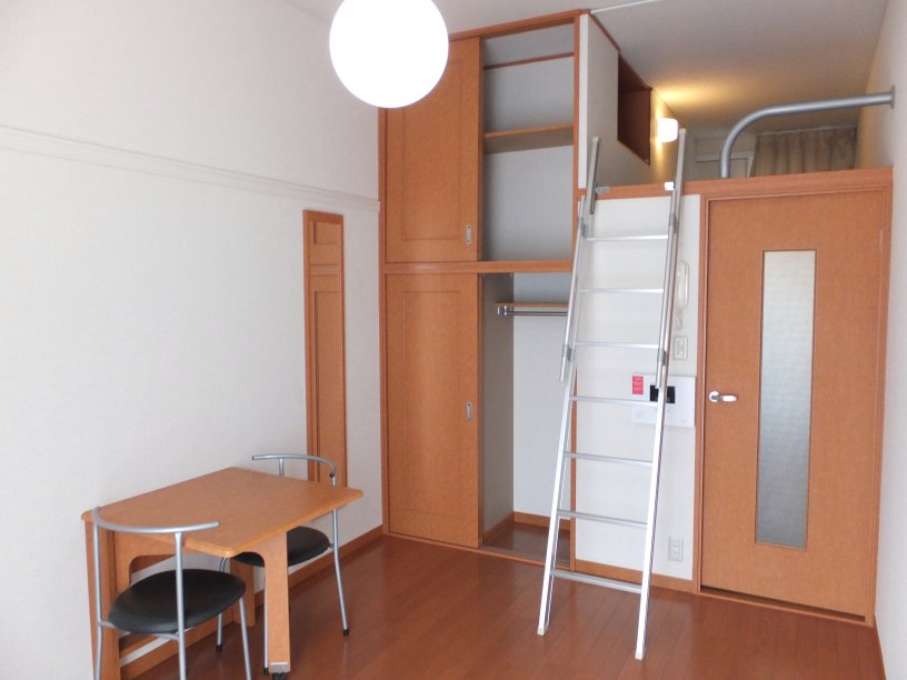 レオパレスタウンアサヒ 寝室