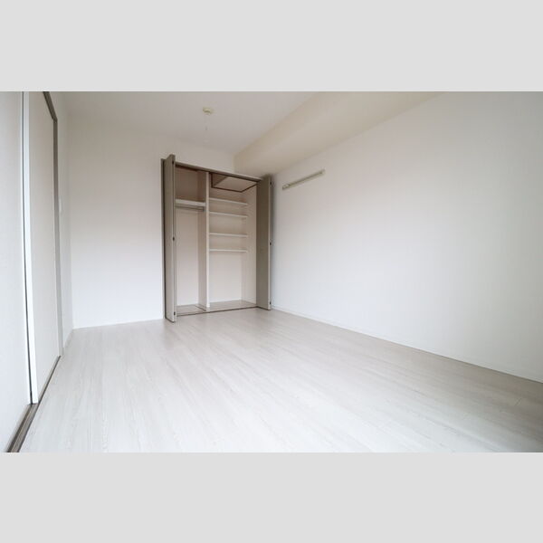 アドバンテージ　ⅠⅡⅢⅣⅤ5102号室 洋室