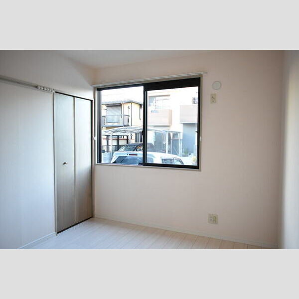 レクサス101号室 洋室