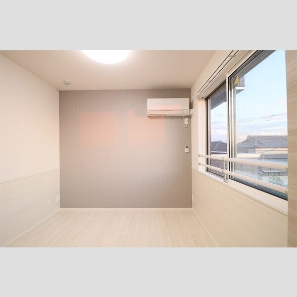 D-KISARIA　EⅠ302号室 洋室