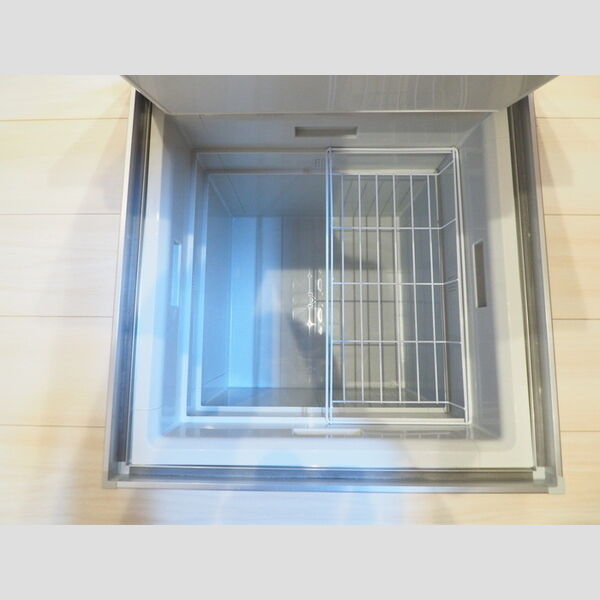 クレールガーデン102号室 床下収納