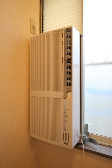 カルタス２１駒場東大前1階 ウインドエアコン(冷房のみ)