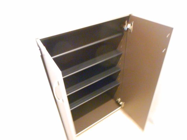 ビオラ・宮町102号室 下駄箱