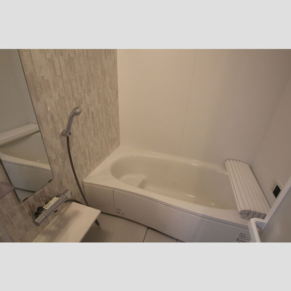 Riziere六町(リジエルロクチョウ)103号室 お風呂