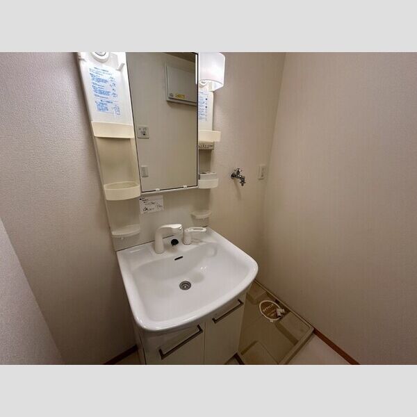 ティアレスクエア　F 洗面所