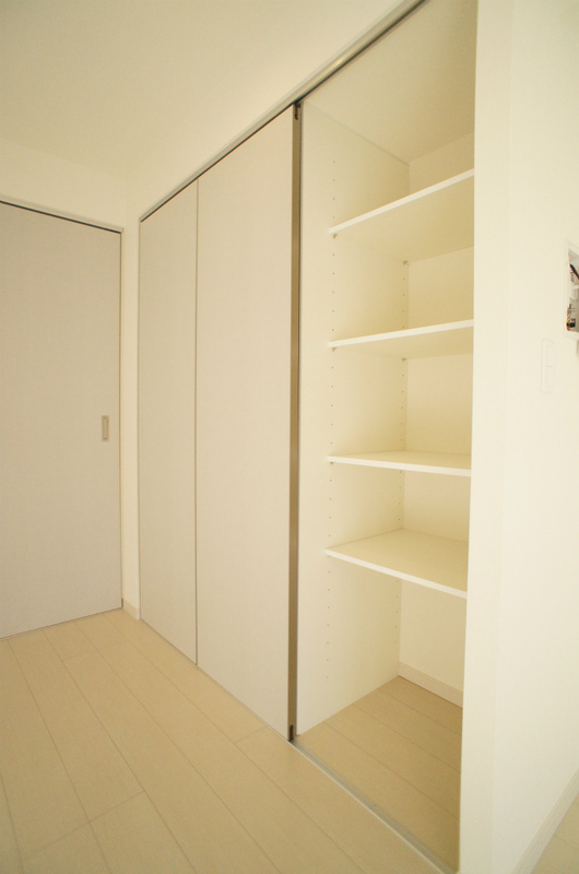 リブリ・LUCIA湘南2階 収納