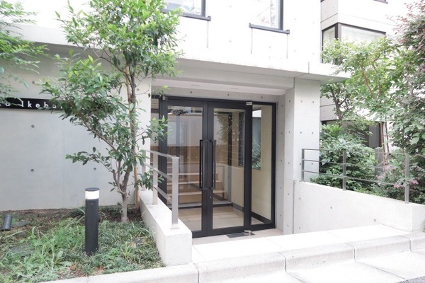 Fika池袋 エントランス