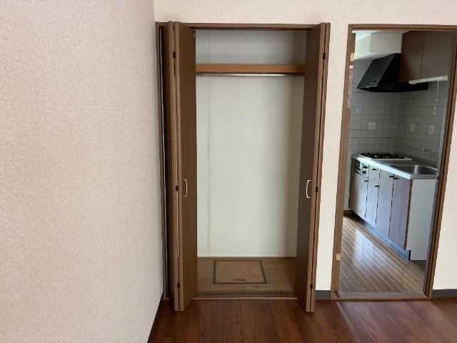 ロズウェルシブヤ102号室 クローゼット