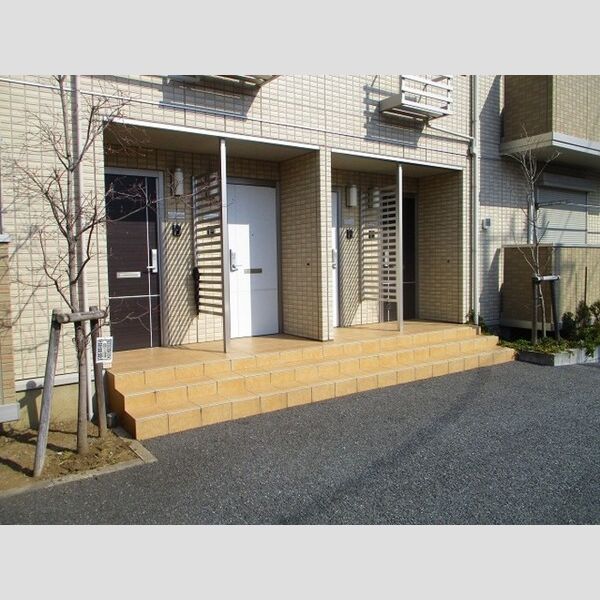 ソシア　A102号室 エントランス